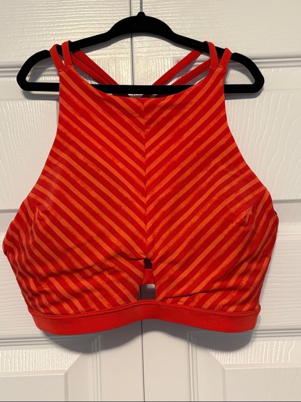 Hurley Women’s High Neck Racer Back Red Chevron Striped Swim Suit Top Size Small